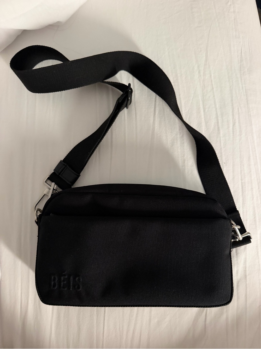 BEIS The Travel Crossbody in black